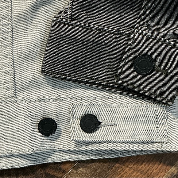 NWT Levi's Premium Two-Tone Denim Trucker Jacket - Gray & Black (Size M) - Picture 10 of 10